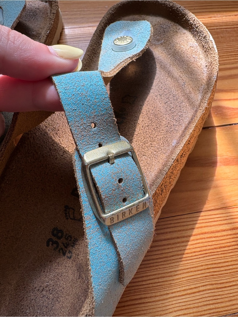 Women’s Birkenstock Leather Gizeh Washed Metallic Aqua Sandals - Picture 4 of 8